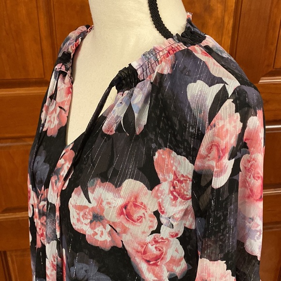 Jennifer Lopez Blouse - Picture 4 of 6